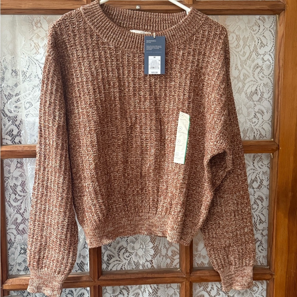 NWT Universal Thread sweater